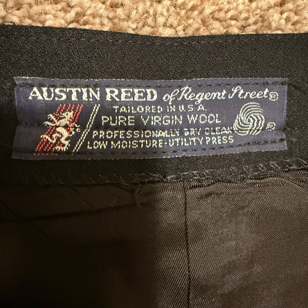 Vintage Austin Reed pure virgin wool Elegant Black Women's Skirt - Picture 4 of 8